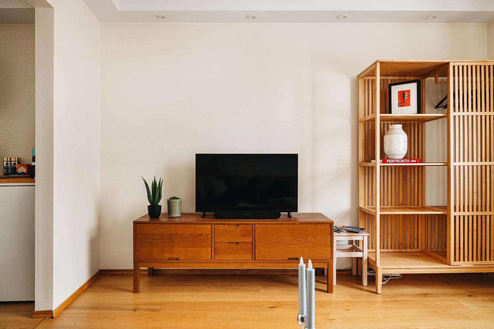 Unique Apartment-romantic Street-easy Check-in Apartment